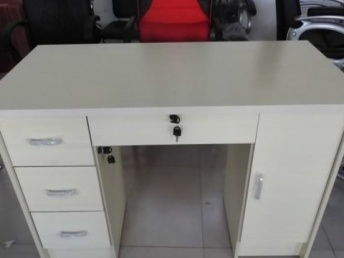 北京辦公用品一站式采購指南 廠家直銷屏風工位、老板桌椅與全套服務